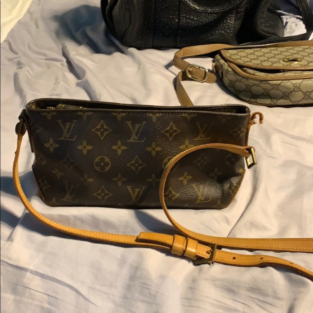 Small Louis Vuitton purse